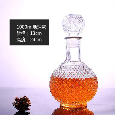 Globe Crystal Glass Decanter | Diamond-Cut Faceted Whiskey & Wine Decanter with Stopper