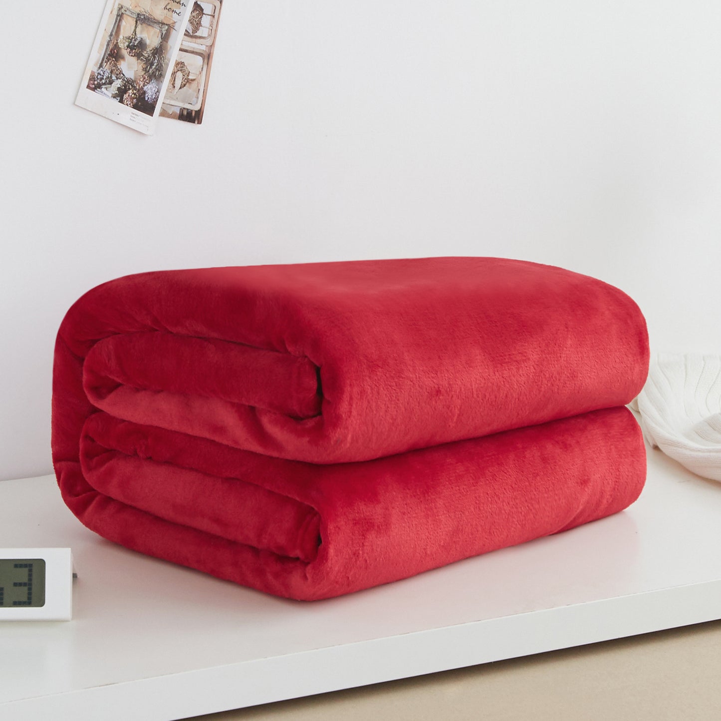 Cozy Solid Color Fleece Blanket – Soft Coral Flannel Throw for All Seasons