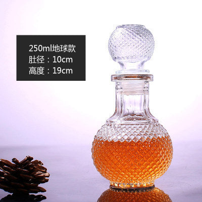 Globe Crystal Glass Decanter | Diamond-Cut Faceted Whiskey & Wine Decanter with Stopper