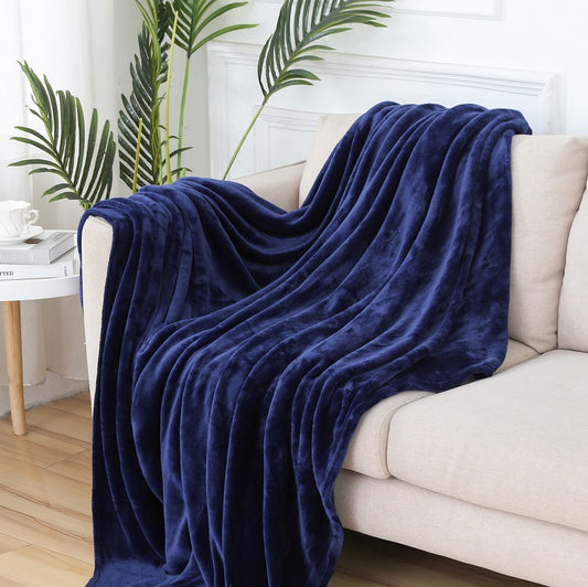 Cozy Solid Color Fleece Blanket – Soft Coral Flannel Throw for All Seasons